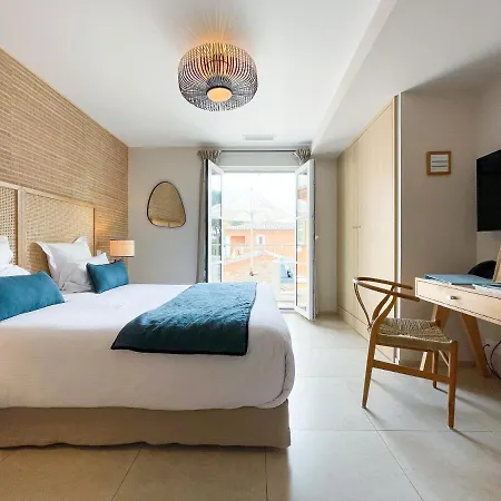 Otel Le Mouillage 4*