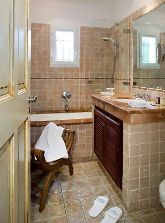 Otel Le Mouillage 4*